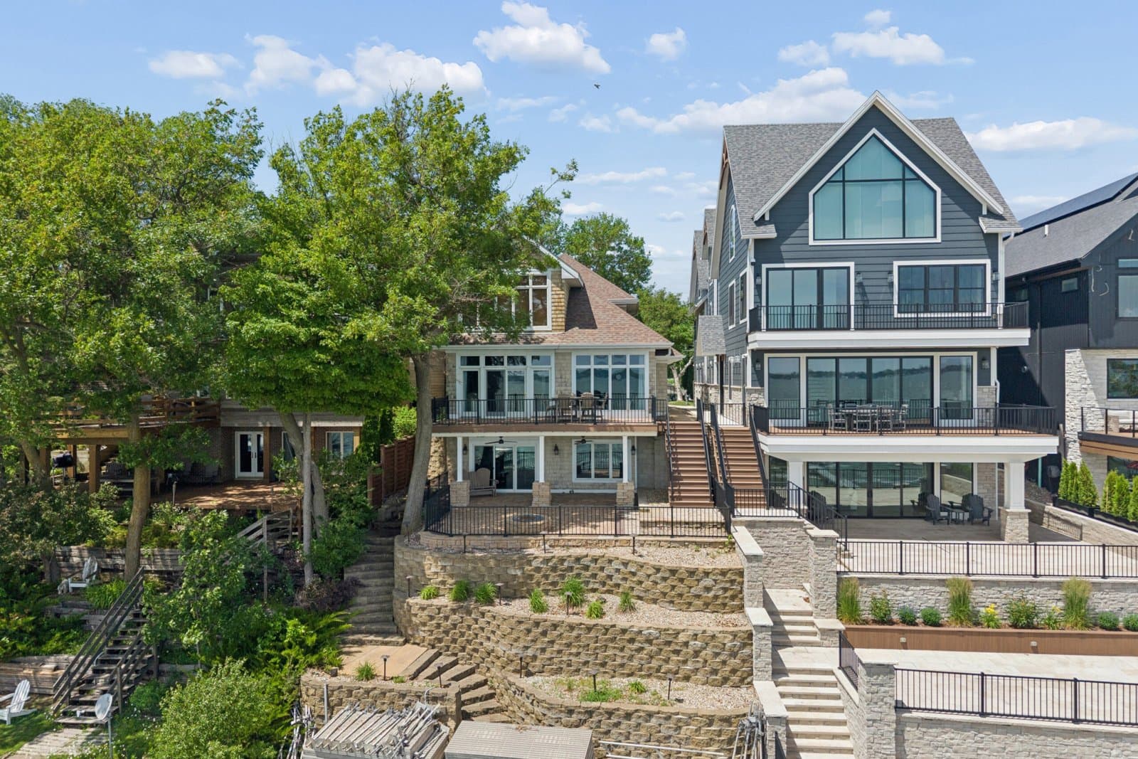 1419nShoreDr64