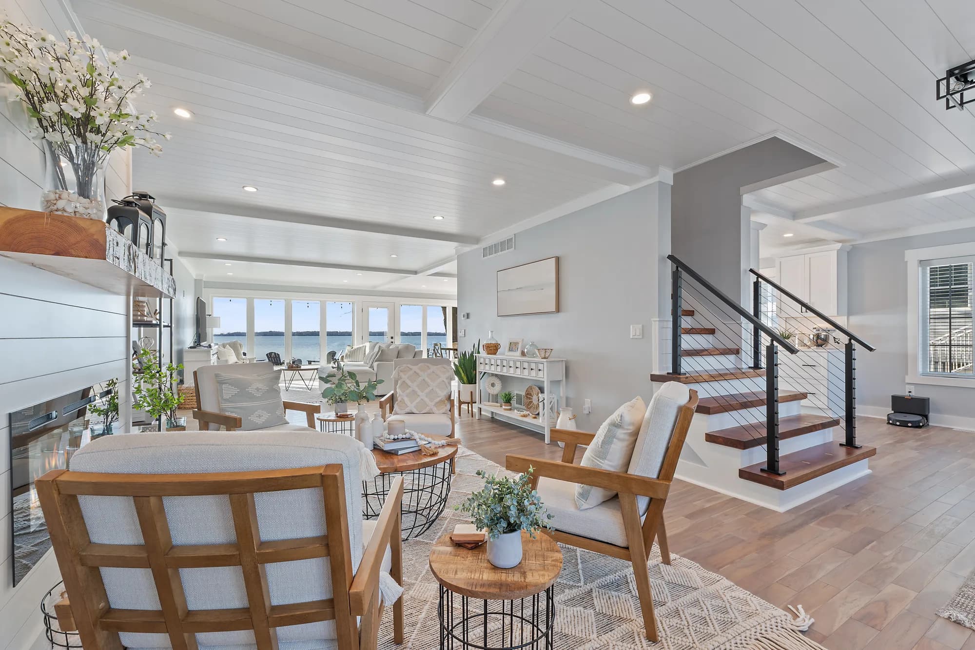 Photograph of a Clear Lake property by BricksWorth Media