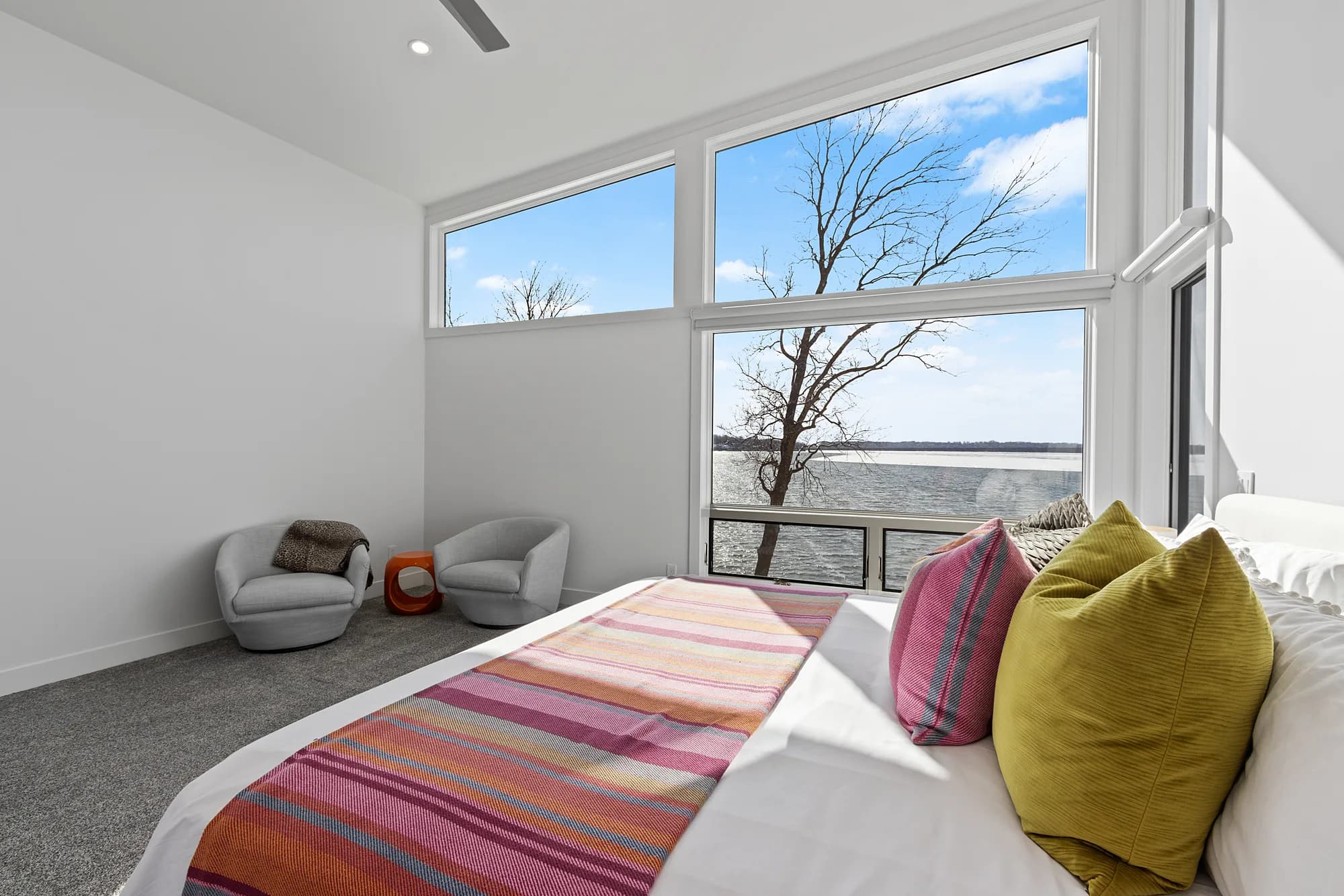 Photograph of a Clear Lake property by BricksWorth Media