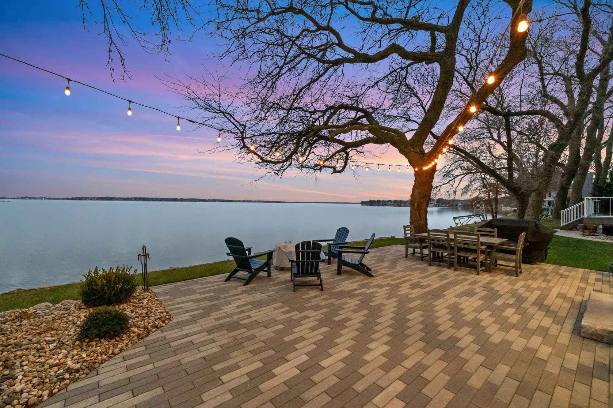 Photograph of a Clear Lake property by BricksWorth Media