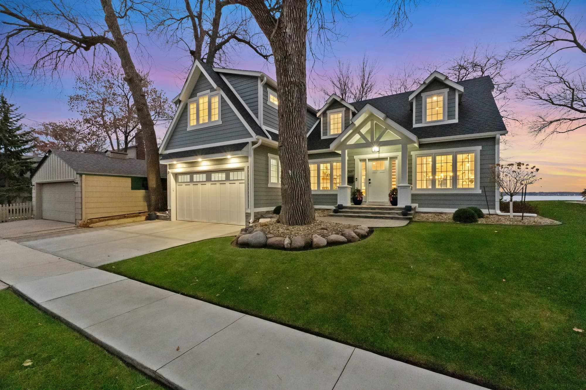 Photograph of a Clear Lake property by BricksWorth Media