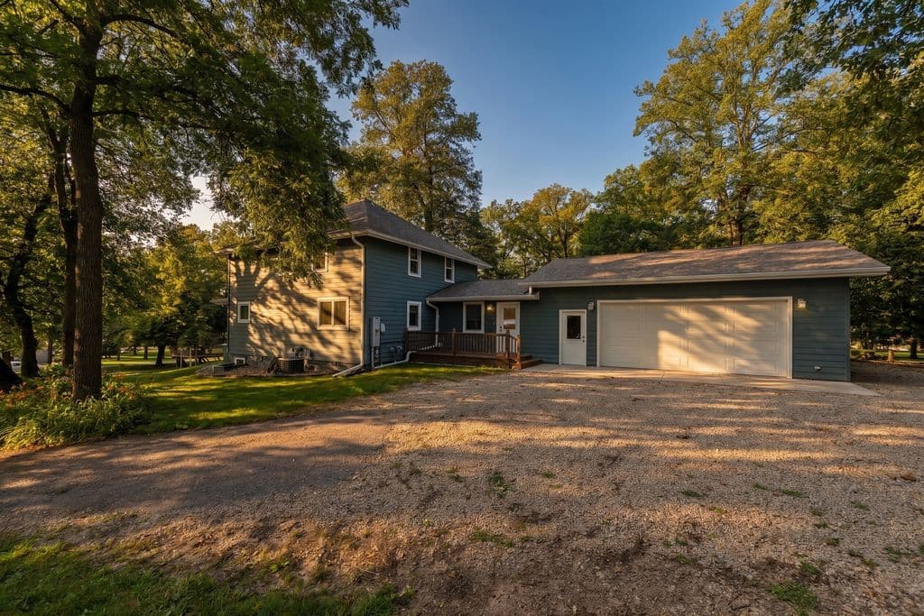 4466 Park Ave, Clear Lake — photograph 3 by Tanner Braun